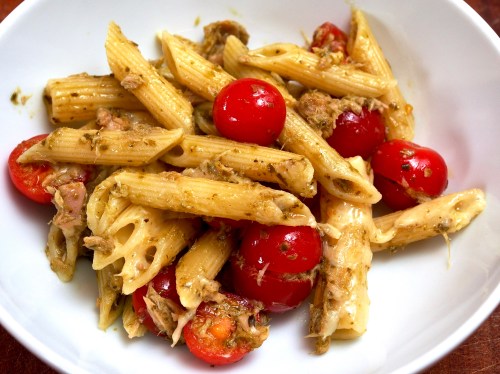 Cheesy tuna pesto pasta