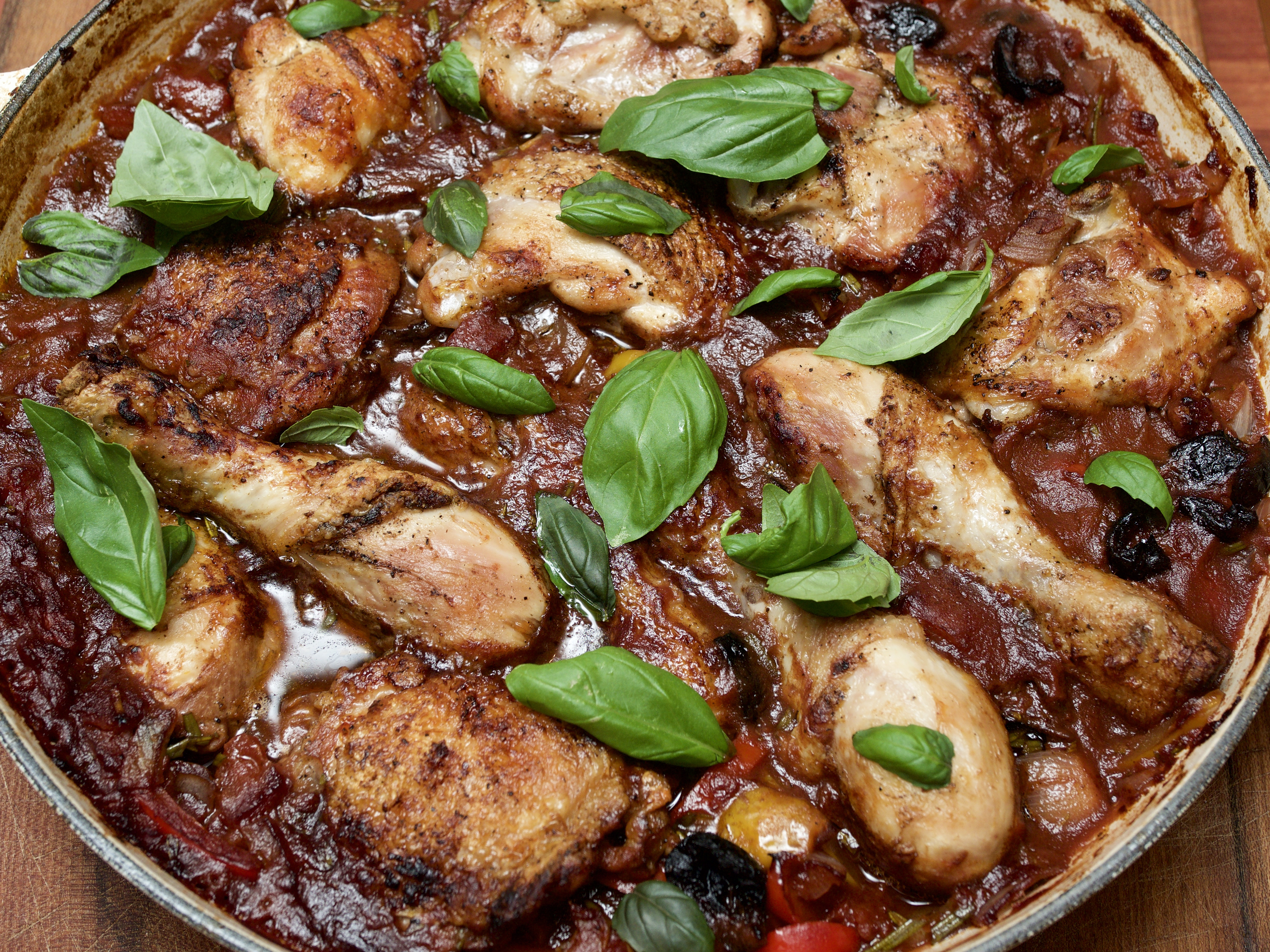 Chicken with olives &amp; tomatoes