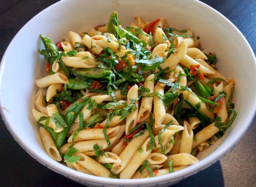 Tomato and sugar snap pea pasta salad