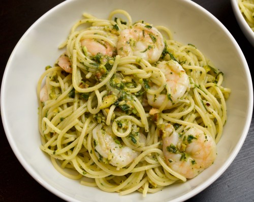 Spaghettini w. prawns basil parsley and pistachios