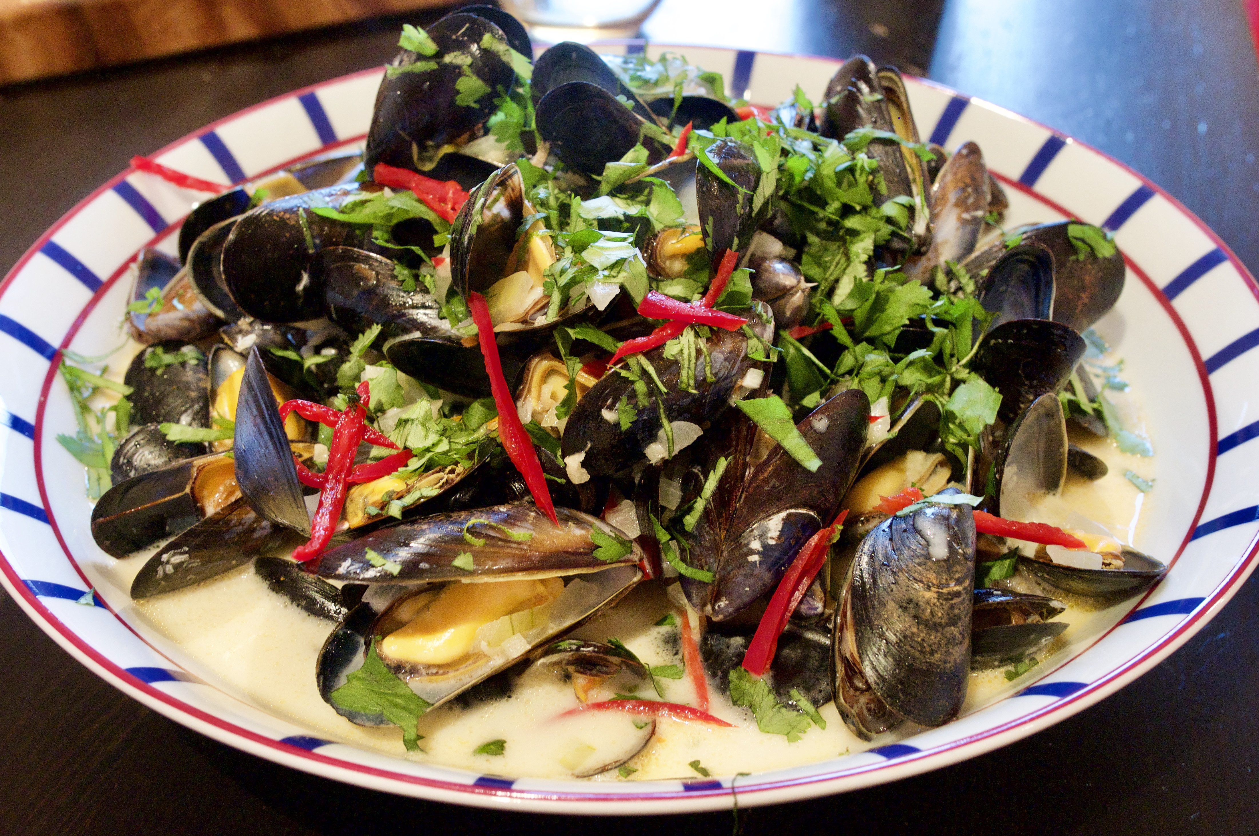 Thai mussels with coconut, chilli &amp; lime