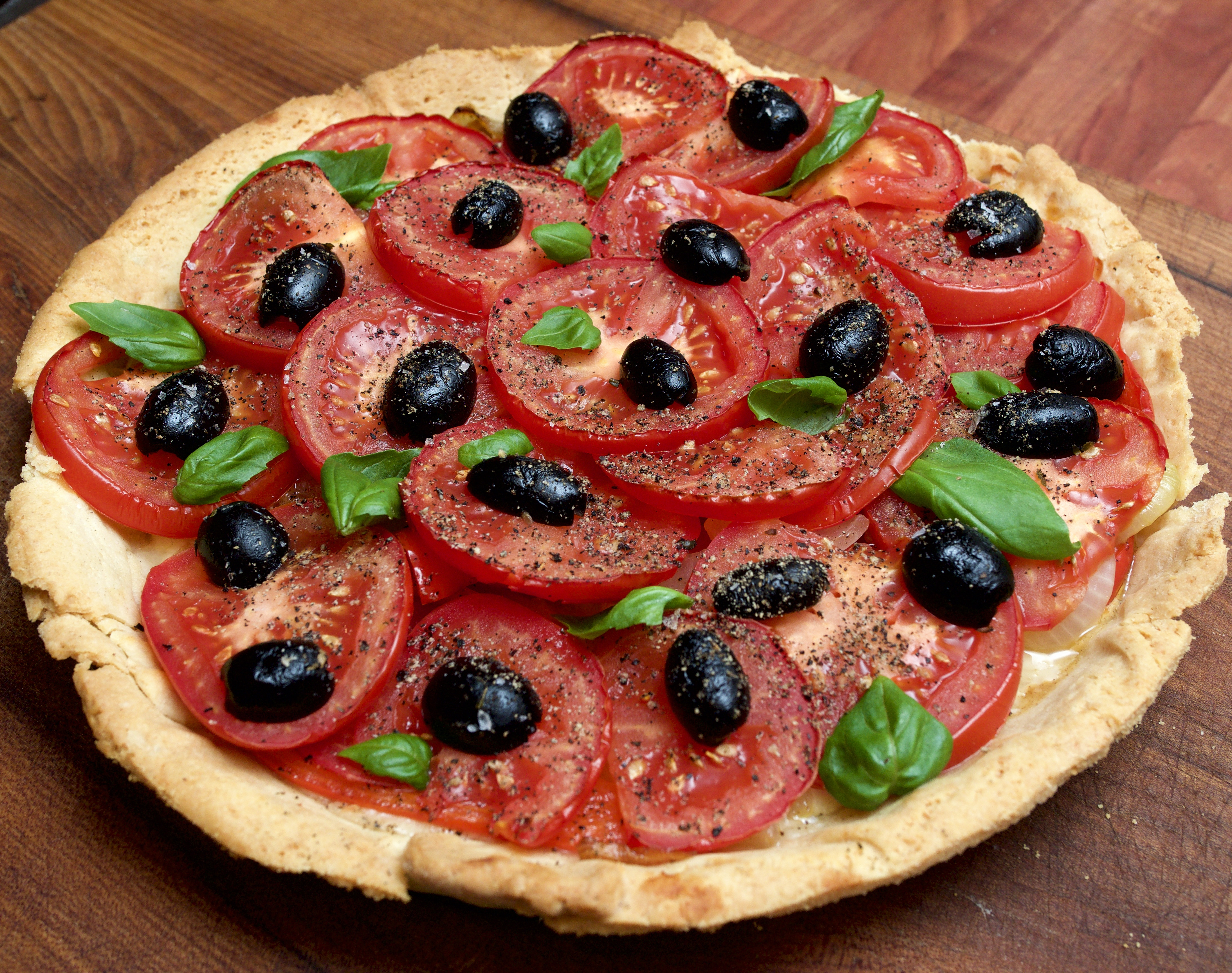 Tomato, onion &amp; pepper tart