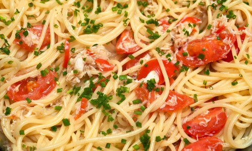 Spaghetti with crab, cherry tomatoes &amp; fresh chillies