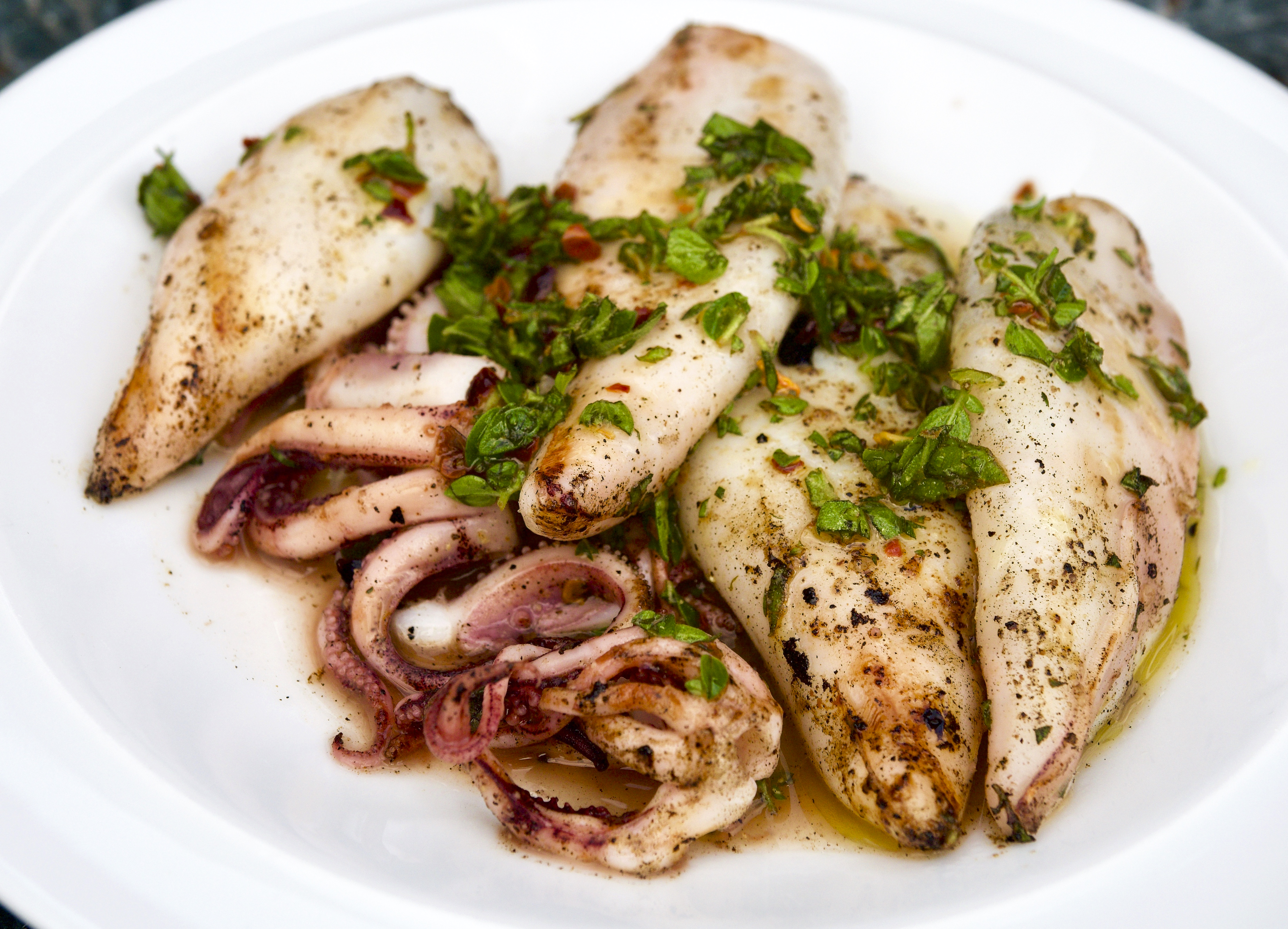 Squid stuffed with oregano