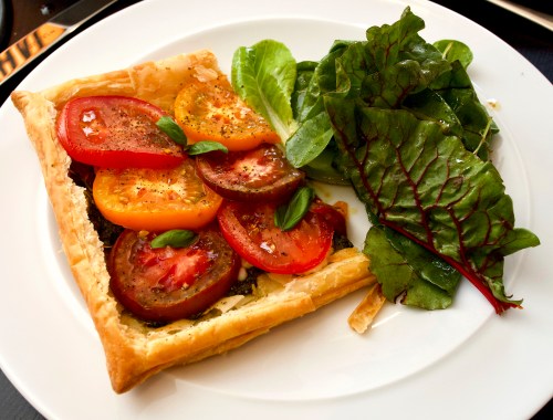 Tomato, pesto &amp; marscapone tart