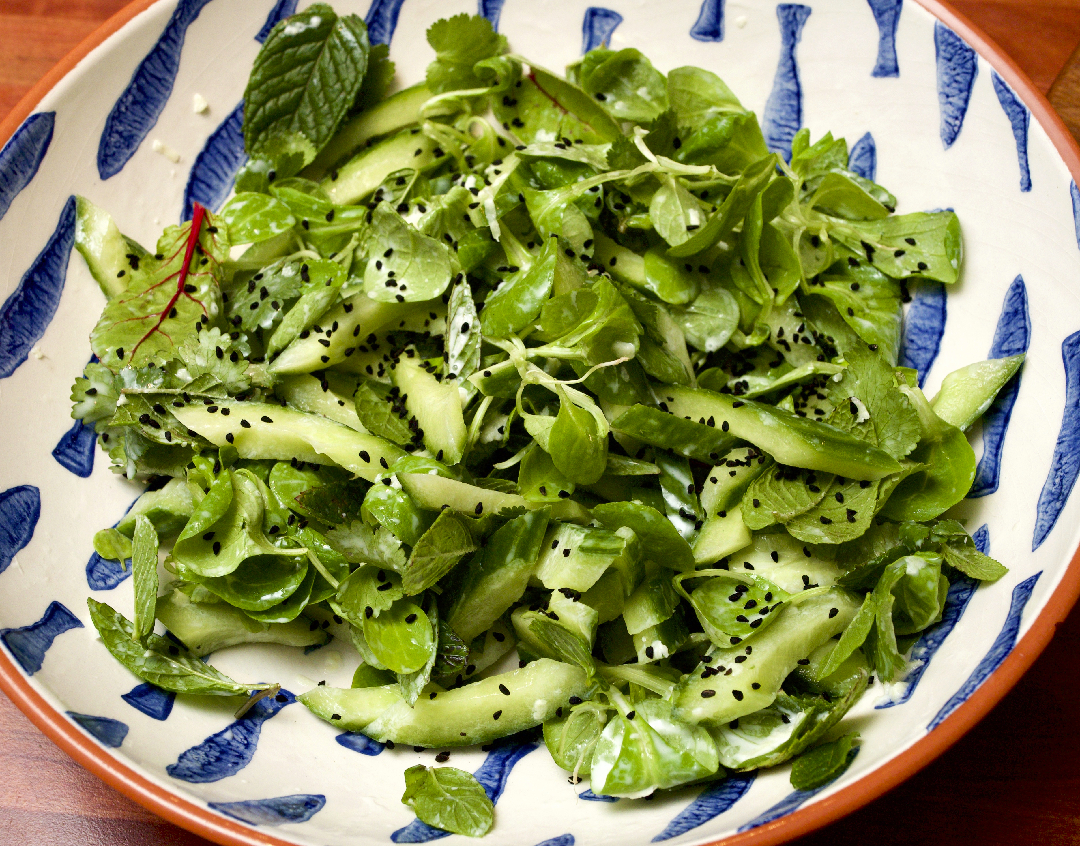 Cucumber &amp; lamb's lettuce salad