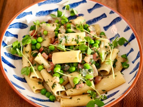 Pasta with Fresh Peas, Guanciale, Mint &amp; Pecorino