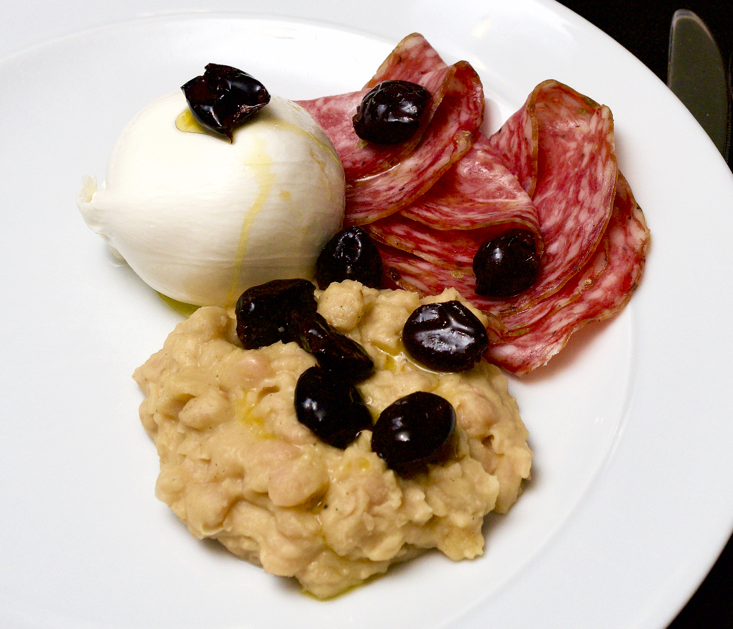 Mozzarella with salami, cannellini beans &amp; olives