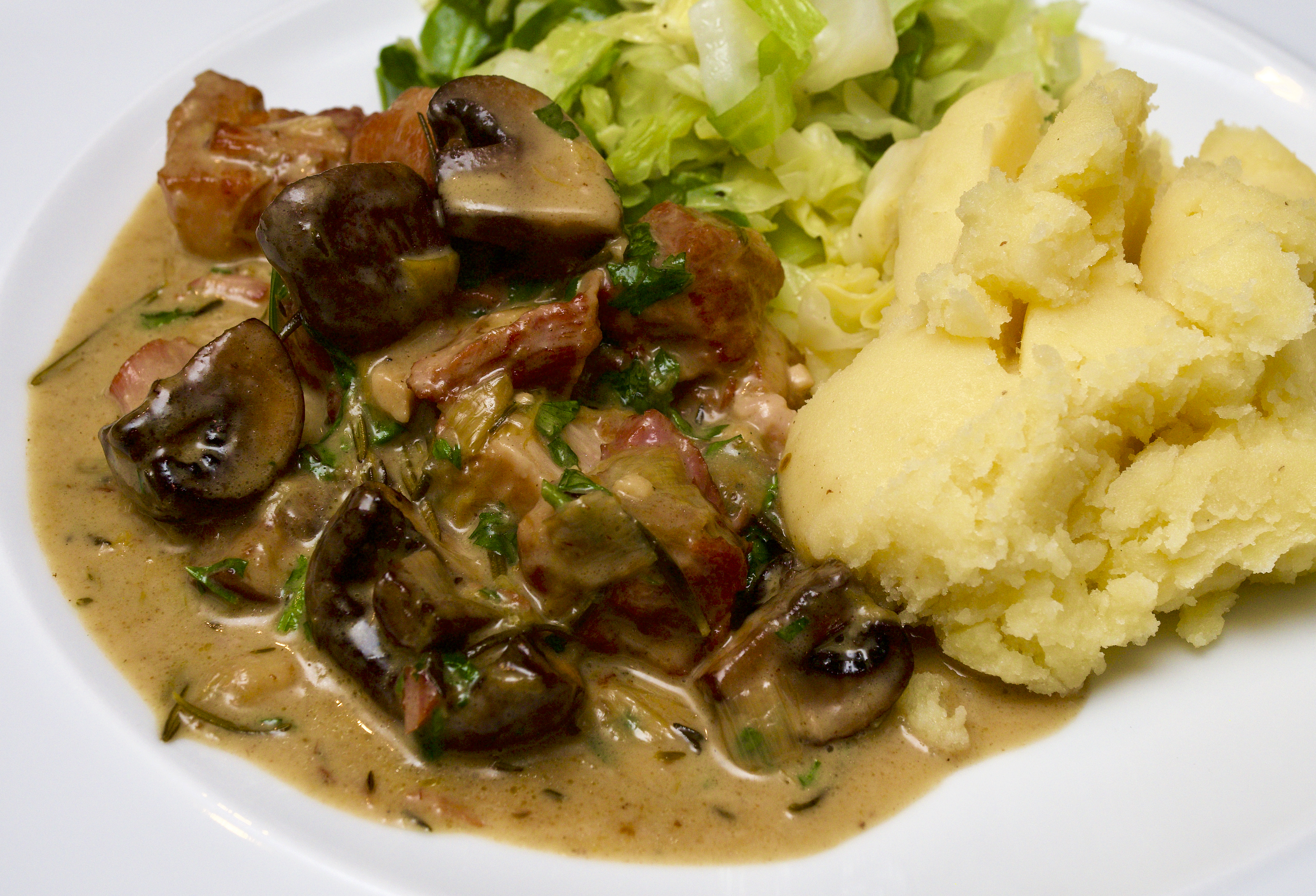 Pork, bacon & mushroom stew