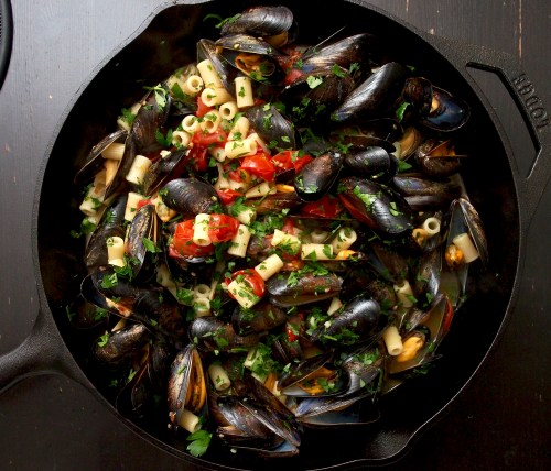 Mussels with ditalini &amp; tomatoes